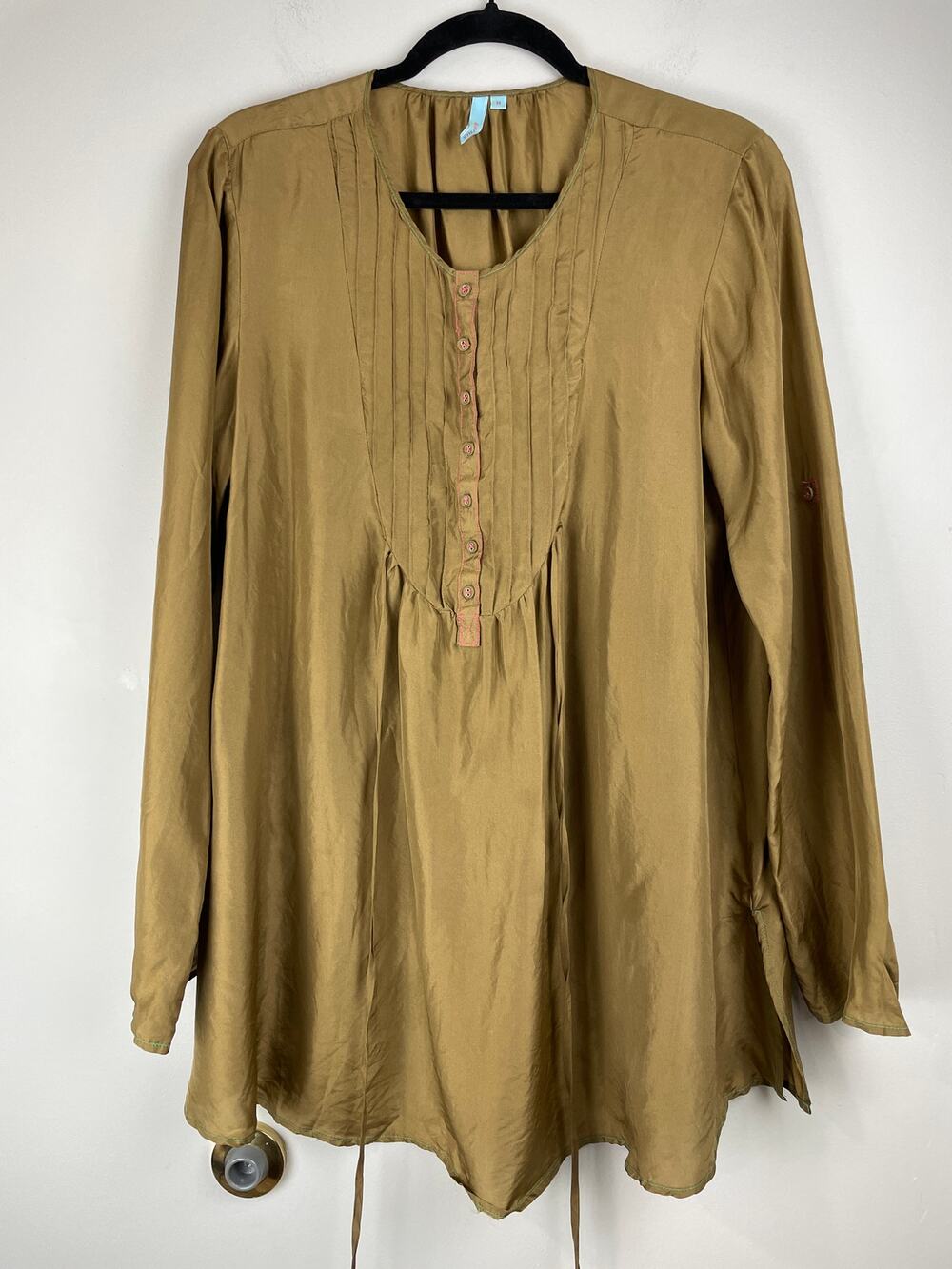 Aquarius Cocktail 100% Silk Pleated Henley Tunic Blouse Gold Olive Medium Boho
